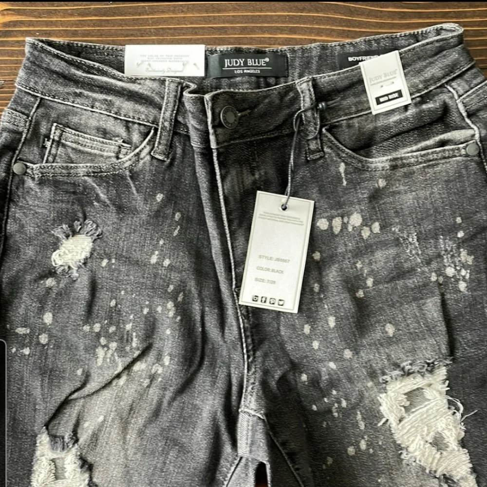 Judy Blue Black Boyfriend Jeans Bleach Spatter Mid Rise 8867 - Picture 2 of 10